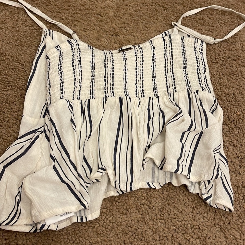 Cropped Top - Picture 3 of 3